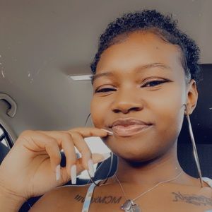 Meet your Posher, Alexus